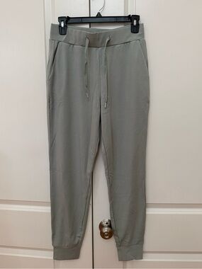 NWT Cozy Earth Bamboo Ultra-Soft Jogger Haze Size S